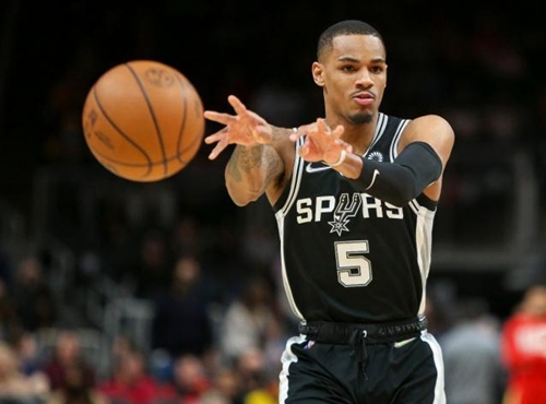 韦德祝贺保罗回快船！名嘴热议：保罗历史地位不如威少+比尔角色球员